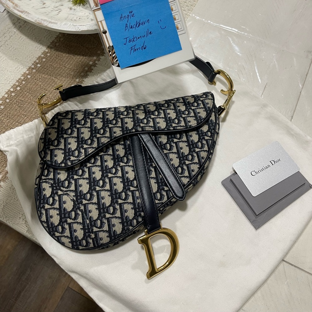 💙🤍Iconic Dior saddle bag-Regular size.
